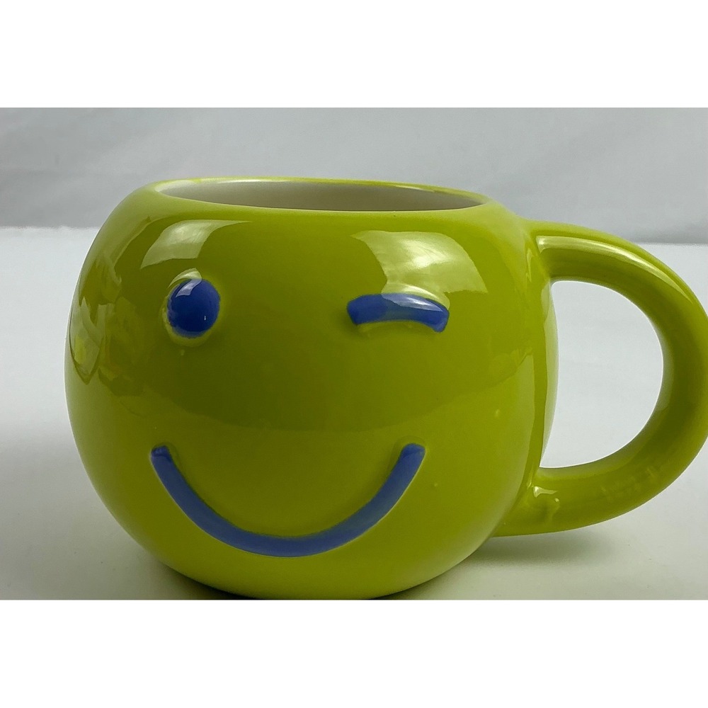 Room Essentials Ceramic Green Wink Smiley‎ Face Coffee/Tea Mug Novelty Cute